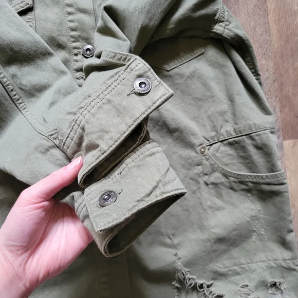 Free People Moonchild Distressed Denim Jacket / Shacket Olive Size Small - Picture 6 of 8